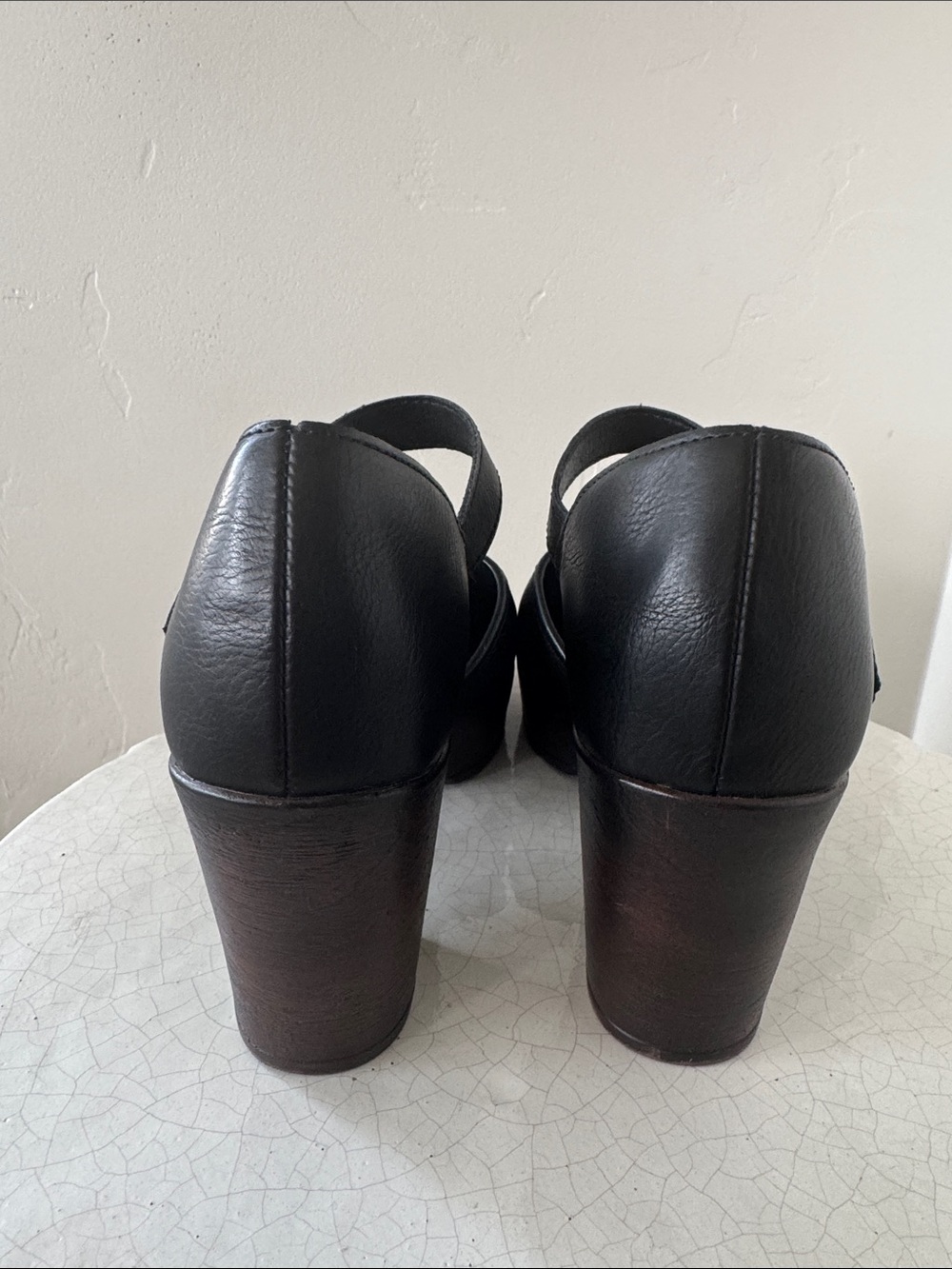b.o.c Women's Gia Black Faux Leather Platform Clogs Perforated Casual Size 7 EUC - Picture 3 of 10